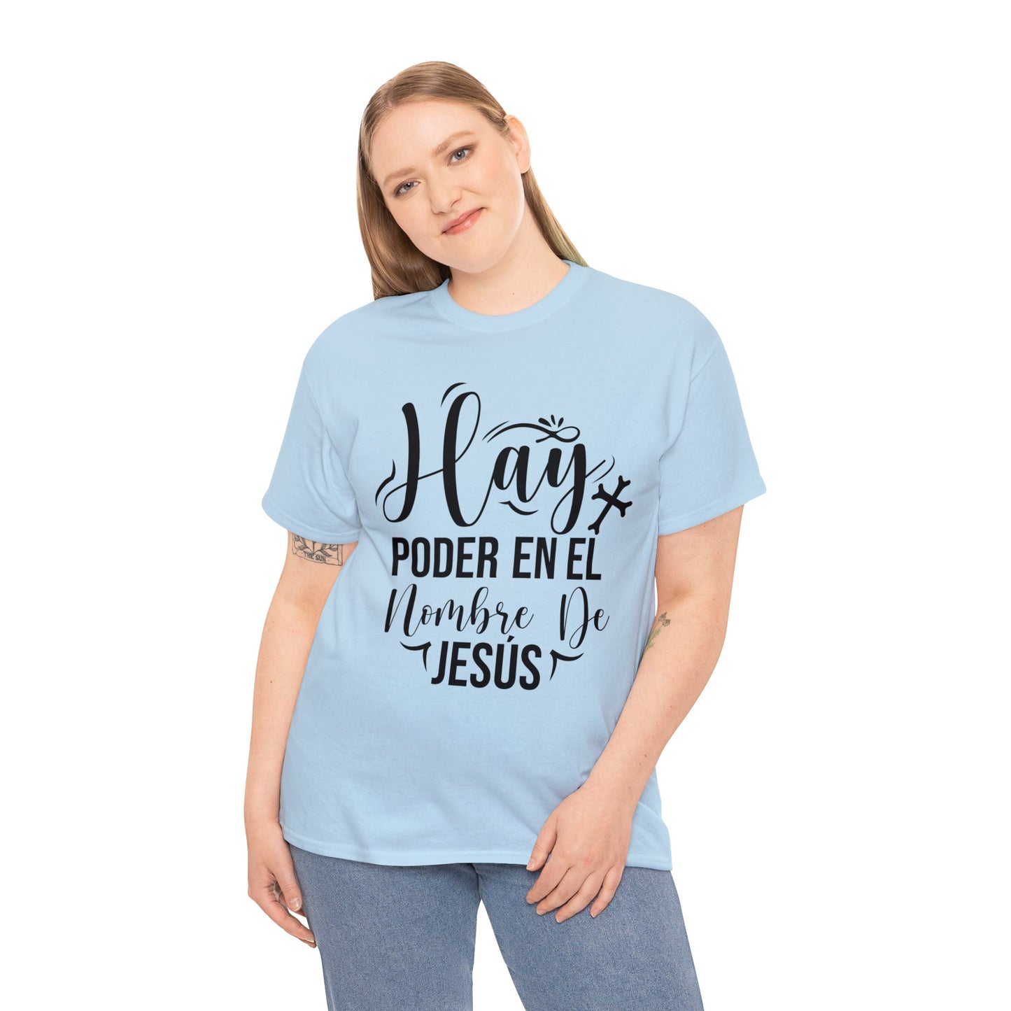 Camiseta Cristiana - Hay poder en el nombre de Jesus